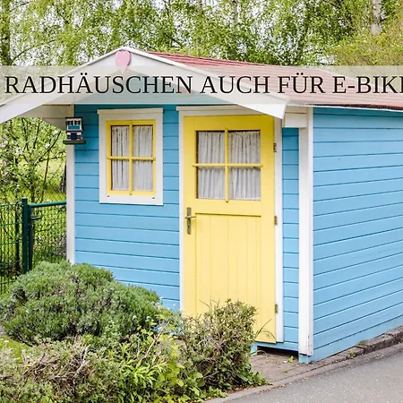 Appartamento Haus Krabbe, 3, Fuer 1-2 Personen, 2 Schlafzimmer, Einzelbetten, An Der Nordsee Naehe Bremerhaven, 3 Hunde Kostenfrei Willkommen, Kostenfreier Parkplatz, Gute Zuganbindung, Zentral Gelegen Wremen